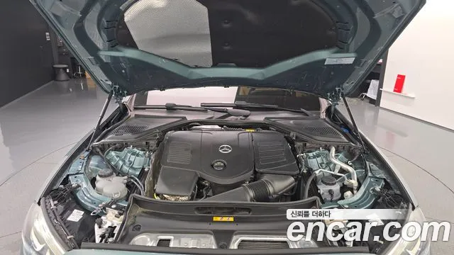 Mercedes-Benz E-Class — Фото автомобиля 6