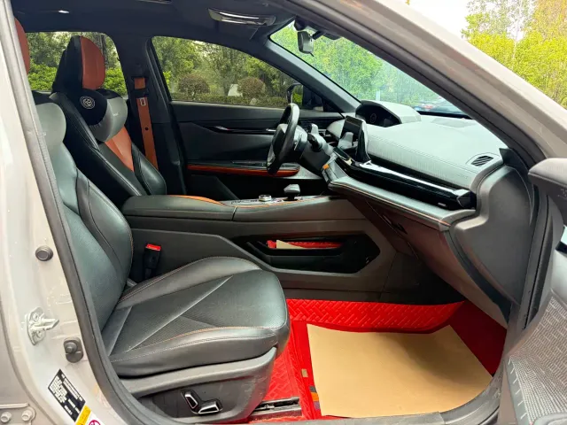 Changan Changan UNI-V 2022 1.5T Premium Model — Фото автомобиля 5