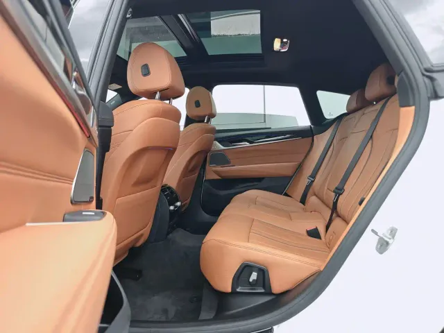 BMW 6 Series Gran Turismo — Фото автомобиля 9