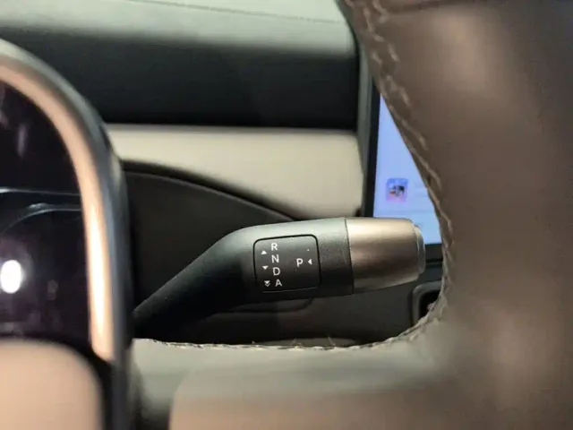 Li Auto MEGA — Фото автомобиля 13