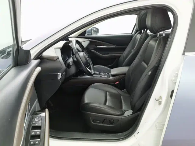 Mazda CX-30 — Фото автомобиля 10