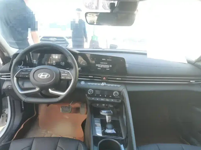 Hyundai Elantra — Фото автомобиля 9