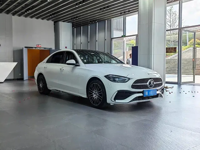 Mercedes-Benz C-Class — Фото автомобиля 3