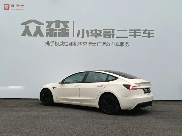 Tesla Model 3 — Фото автомобиля 4