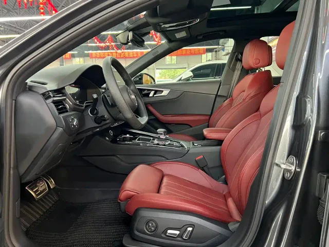 Audi A4L — Фото автомобиля 3