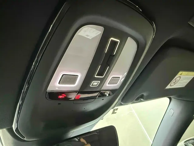 Volvo XC60 — Фото автомобиля 13