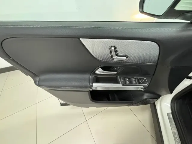 Mercedes-Benz GLB-Class — Фото автомобиля 15