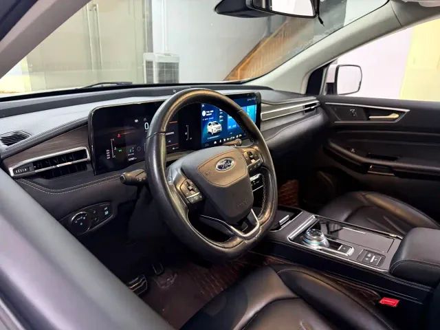 Ford Edge — Фото автомобиля 10