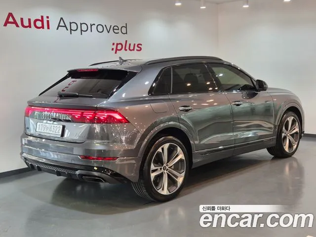 Audi Q8 55 TFSI quattro Premium — Фото автомобиля 2