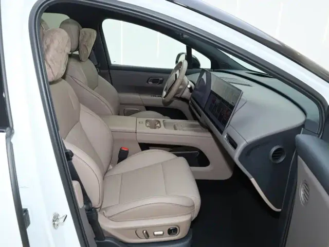 Li Auto i6 — Фото автомобиля 16