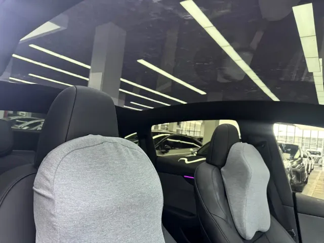 Tesla Model Y — Фото автомобиля 13