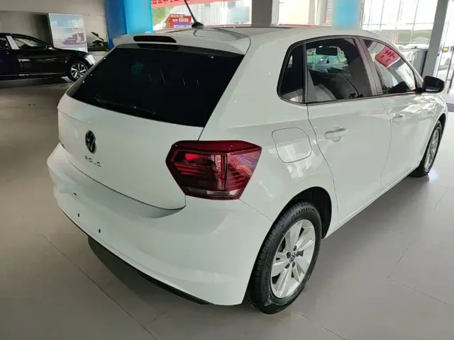 Volkswagen Polo — Фото автомобиля 4