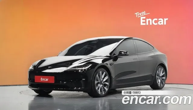 Фотография автомобиля — Tesla Model 3