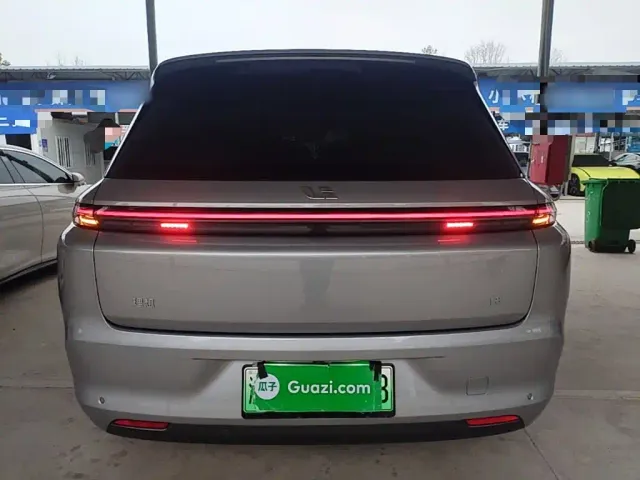 Li Auto L8 — Фото автомобиля 5