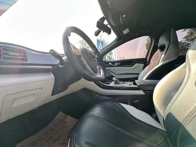 BYD Qin PLUS — Фото автомобиля 8