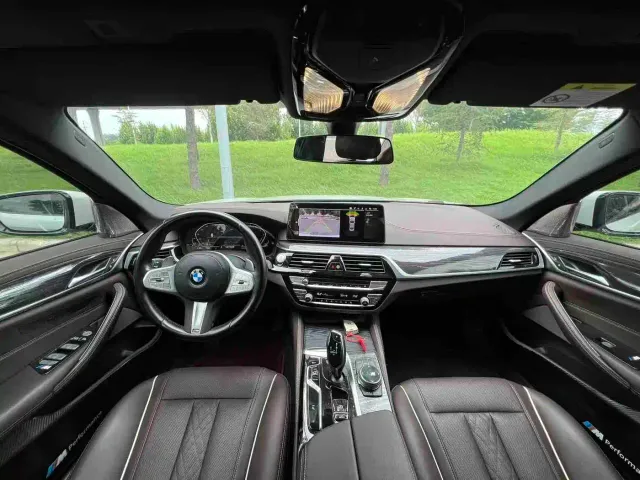 BMW 5 Series — Фото автомобиля 6
