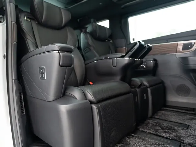 Toyota Alphard — Фото автомобиля 9