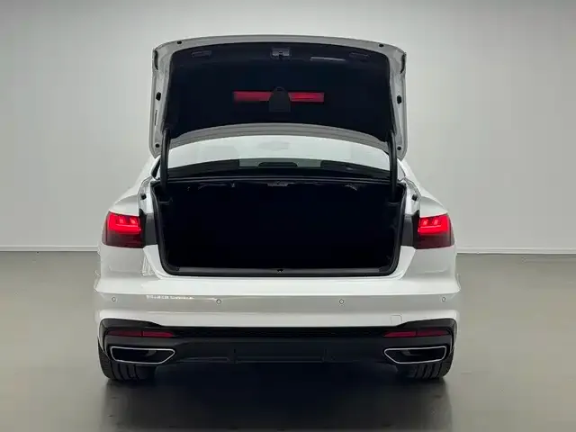 Audi A4L — Фото автомобиля 12