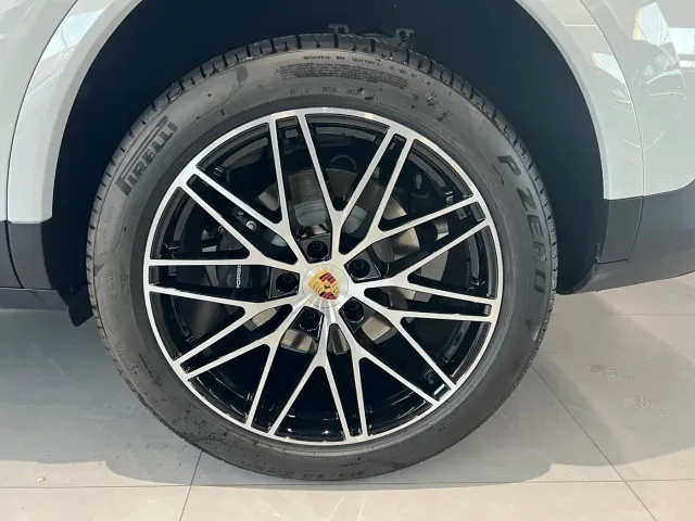 Porsche Cayenne — Фото автомобиля 5