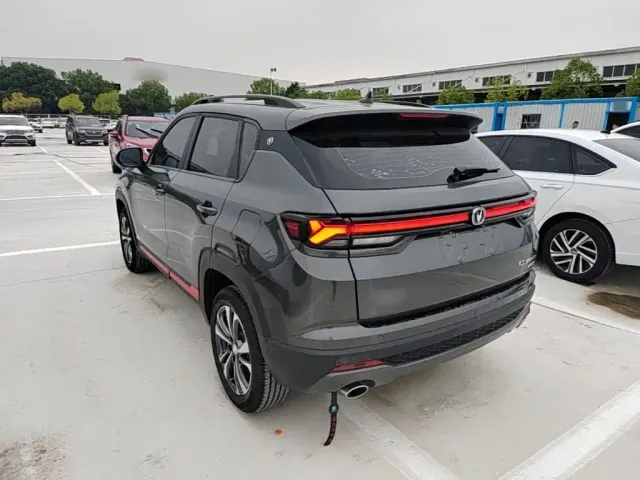 Changan CS35 Plus — Фото автомобиля 4