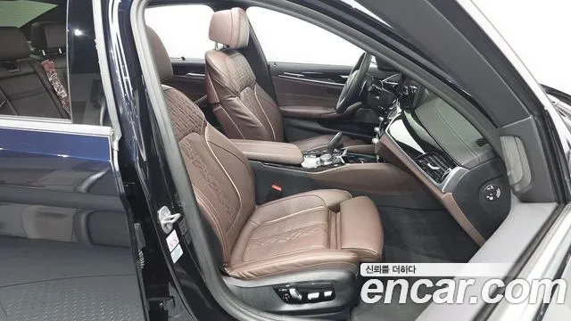 BMW 5-Series 5 серия (G30) 530i xDrive M Sport — Фото автомобиля 26