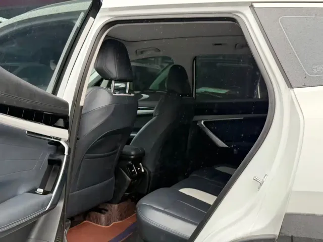 Geely Boyue L — Фото автомобиля 6