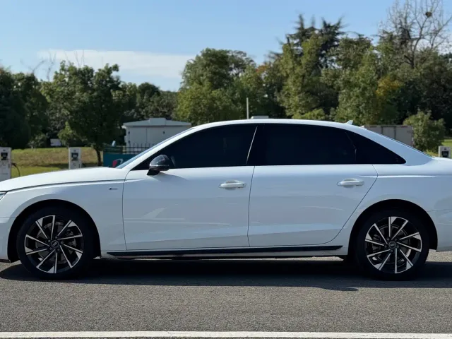 Audi A4L — Фото автомобиля 7