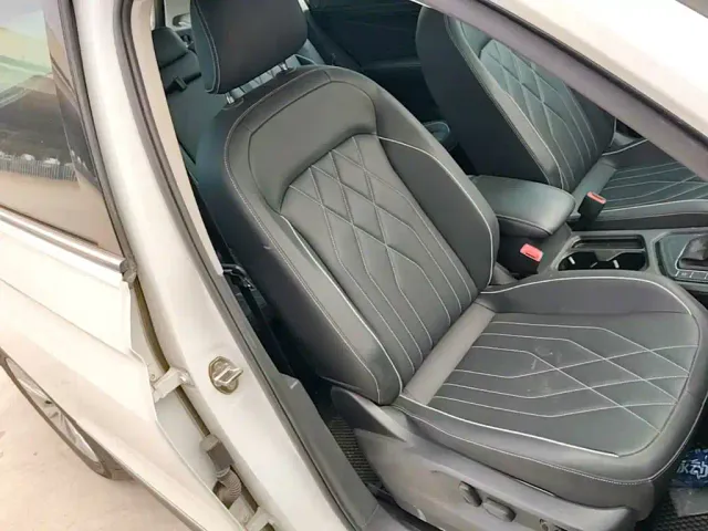 Volkswagen Tiguan L — Фото автомобиля 24
