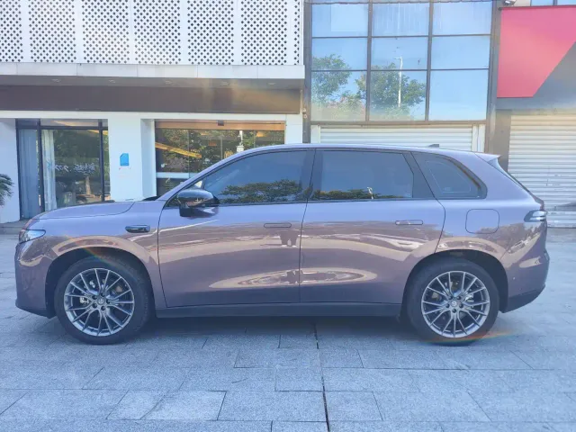 Leapmotor C10 — Фото автомобиля 5