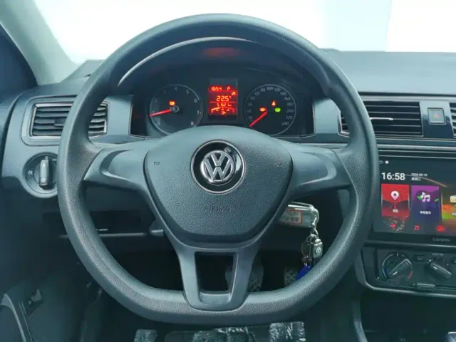 Volkswagen Santana — Фото автомобиля 15