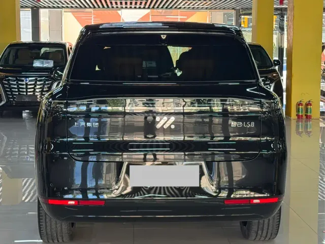 IM Motors LS8 — Фото автомобиля 15