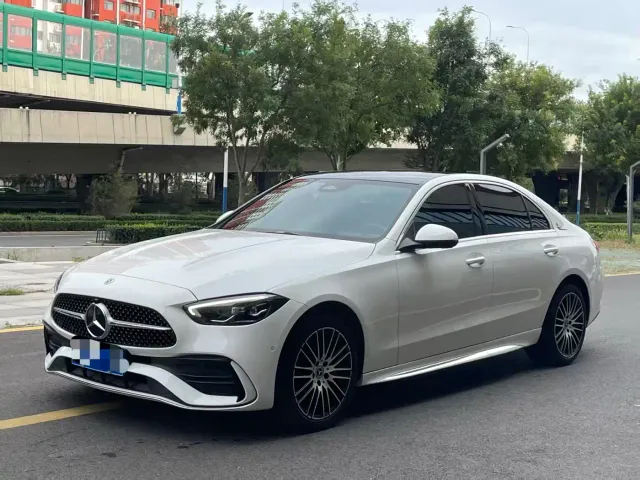 Фотография автомобиля — Mercedes-Benz C-Class