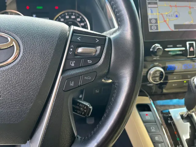 Toyota Vellfire — Фото автомобиля 15
