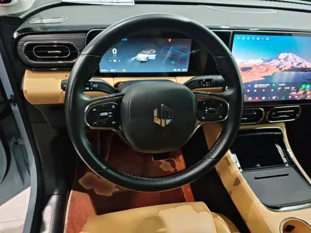 Leapmotor C11 — Фото автомобиля 10