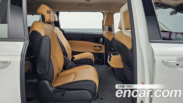 Kia Carnival Generation 4 — Фото автомобиля 18