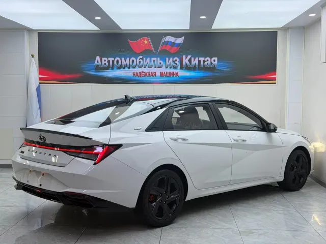 Hyundai Elantra — Фото автомобиля 4