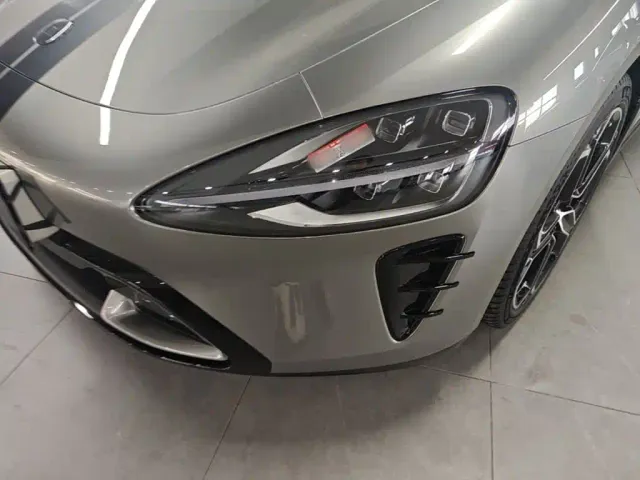 Xiaomi SU7 — Фото автомобиля 23