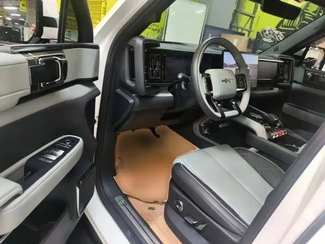 BYD FangChengBao Leopard 5 — Фото автомобиля 15