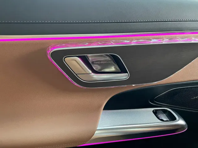 Mercedes-Benz E-Class — Фото автомобиля 14