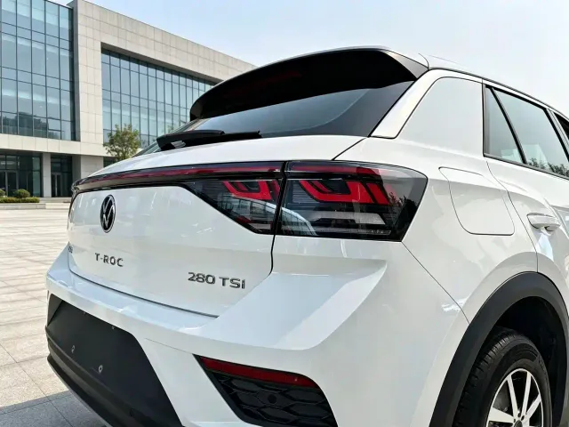 Volkswagen T-Roc — Фото автомобиля 9