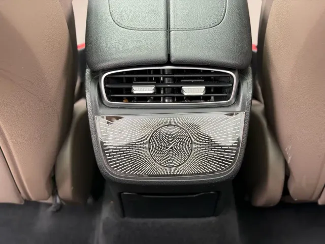 Mercedes-Benz EQE SUV — Фото автомобиля 14