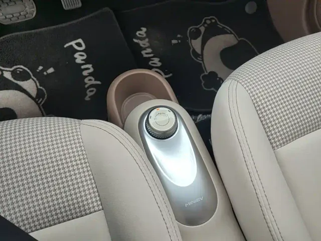 Wuling Hongguang Mini EV — Фото автомобиля 13