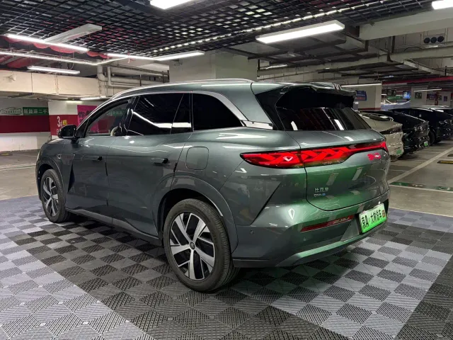 BYD Tang L — Фото автомобиля 9