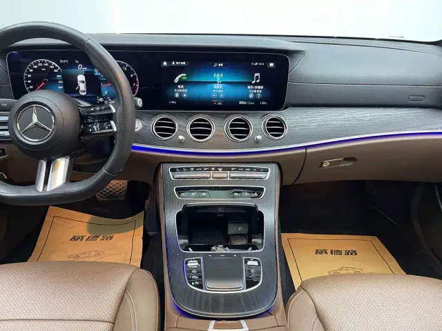Mercedes-Benz E-Class — Фото автомобиля 23