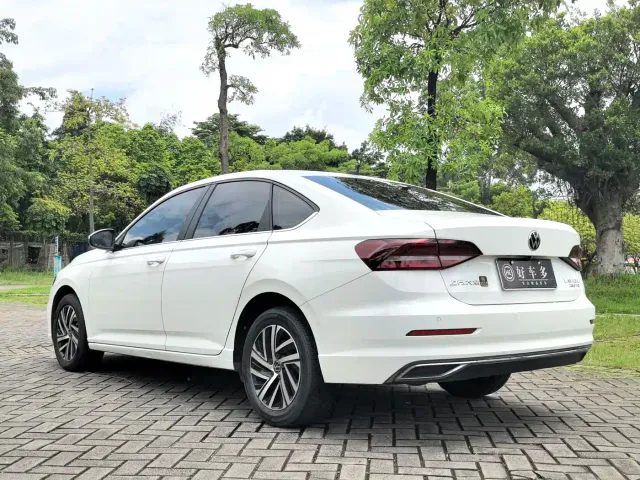 Volkswagen Lavida — Фото автомобиля 14