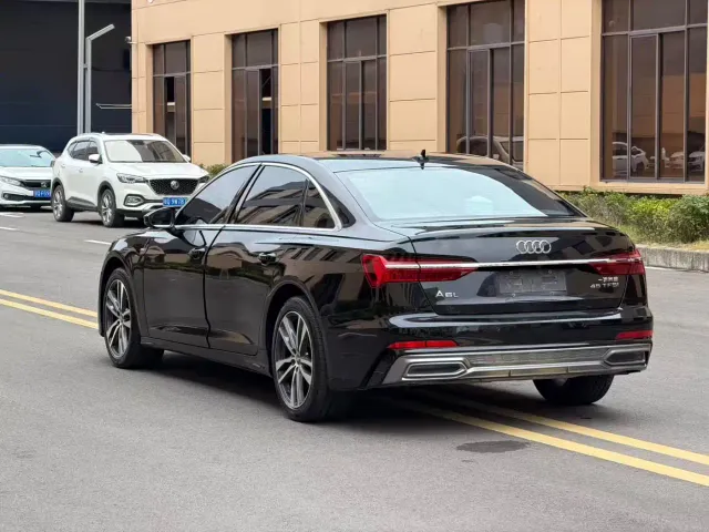 Audi A6L — Фото автомобиля 4