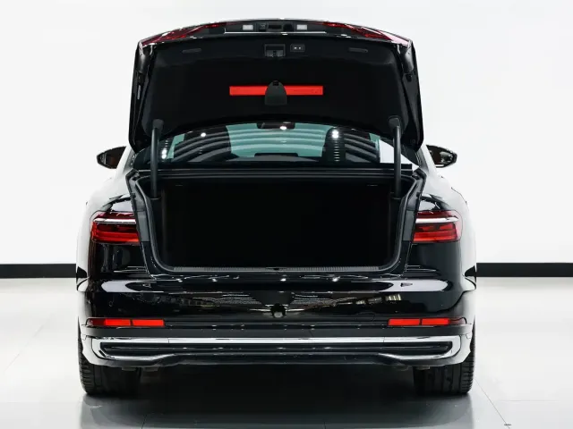 Audi A8 — Фото автомобиля 13