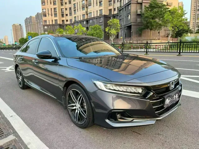 Honda Accord — Фото автомобиля 3