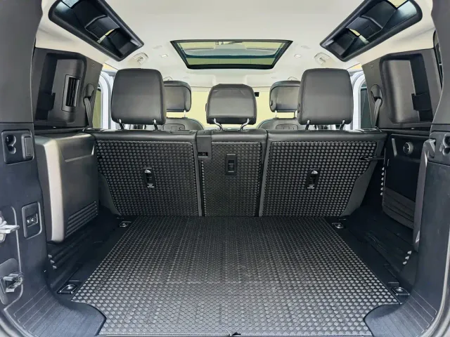 Land Rover Defender — Фото автомобиля 16