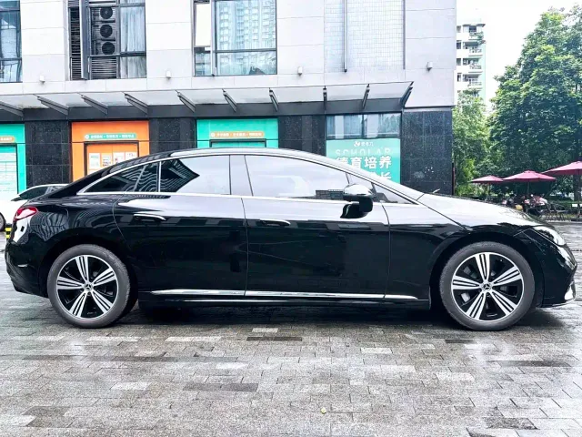 Mercedes-Benz EQE — Фото автомобиля 7